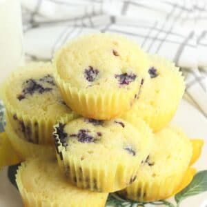 lemon blueberry muffins sq