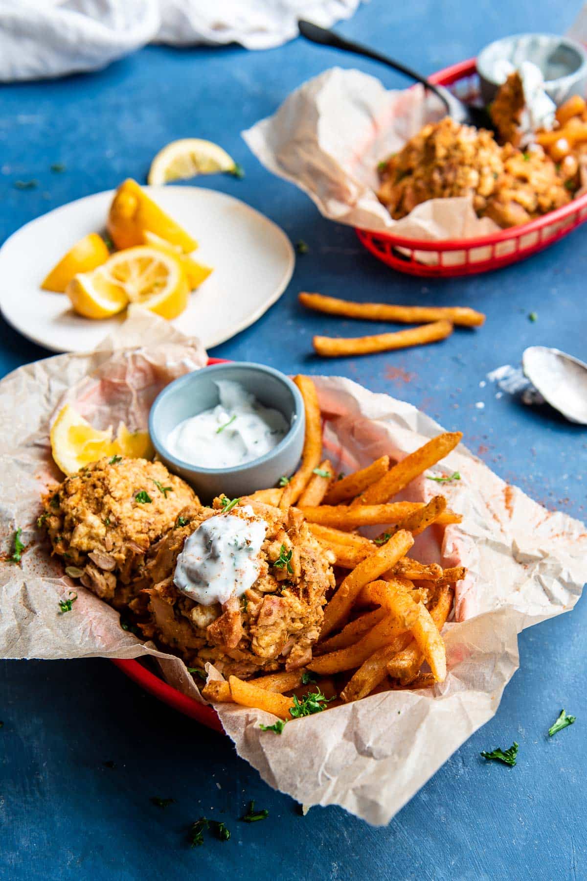 tuna cakes with fries in 2 servings