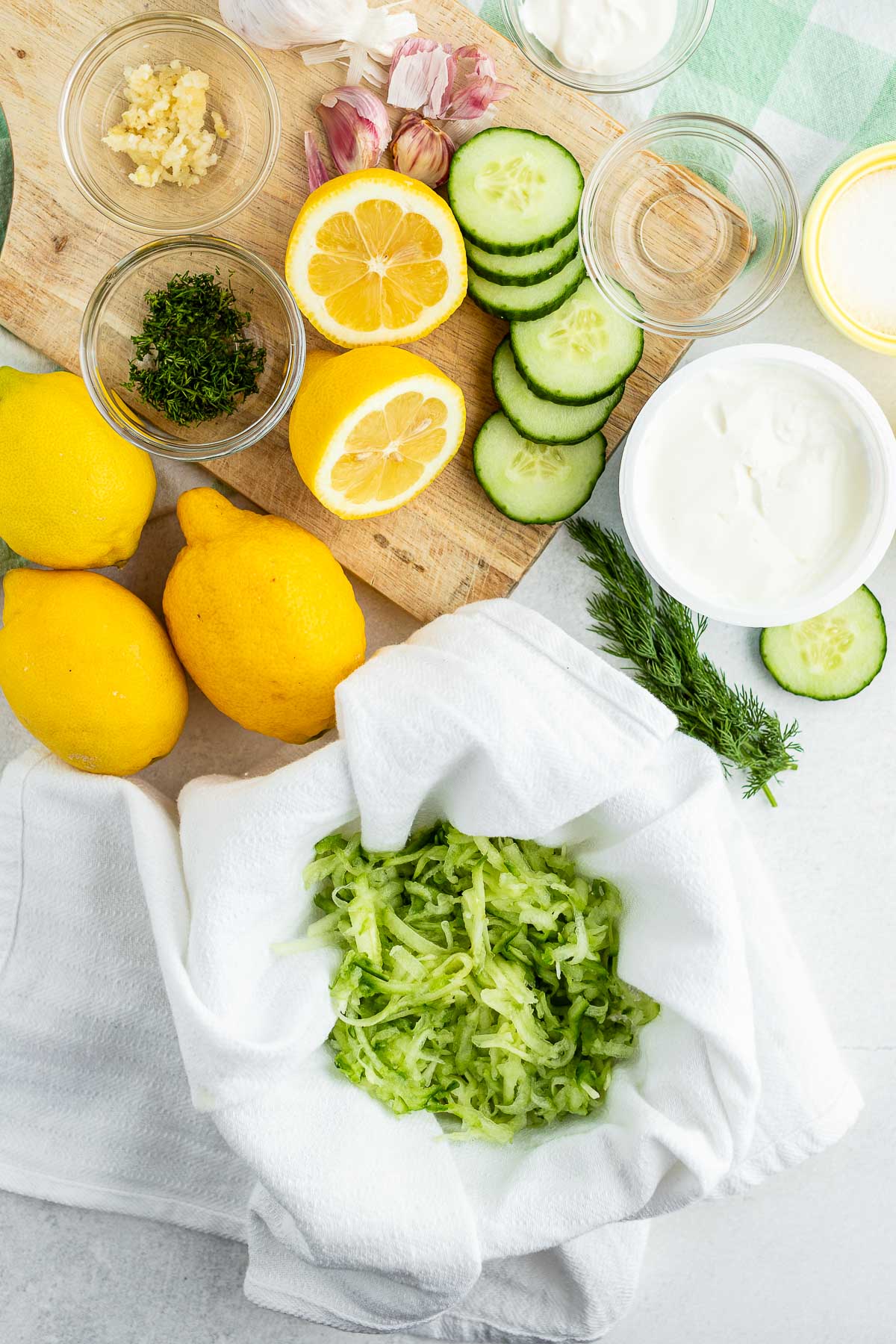 tzatziki sauce ingredients 