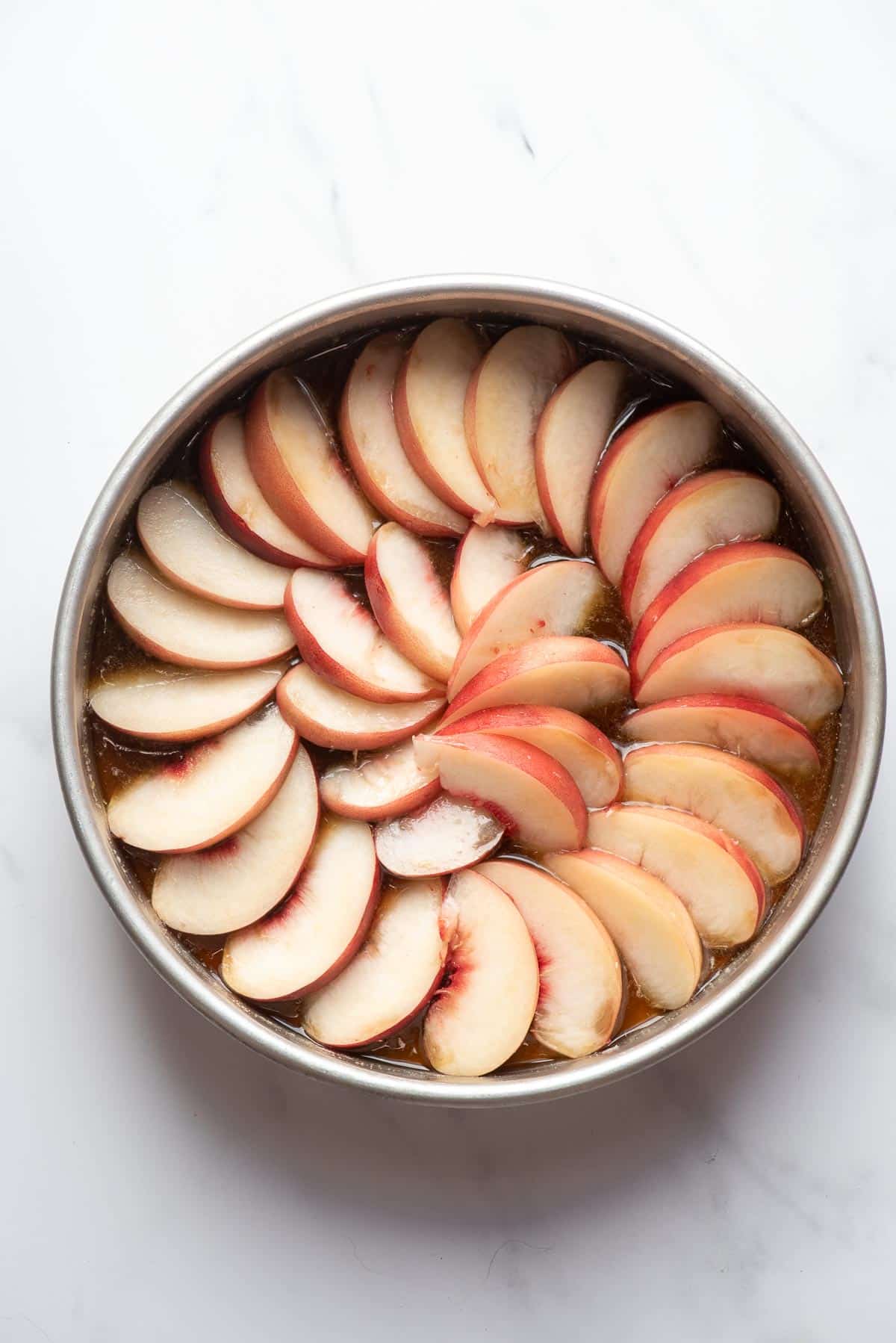 peaches in cake pan