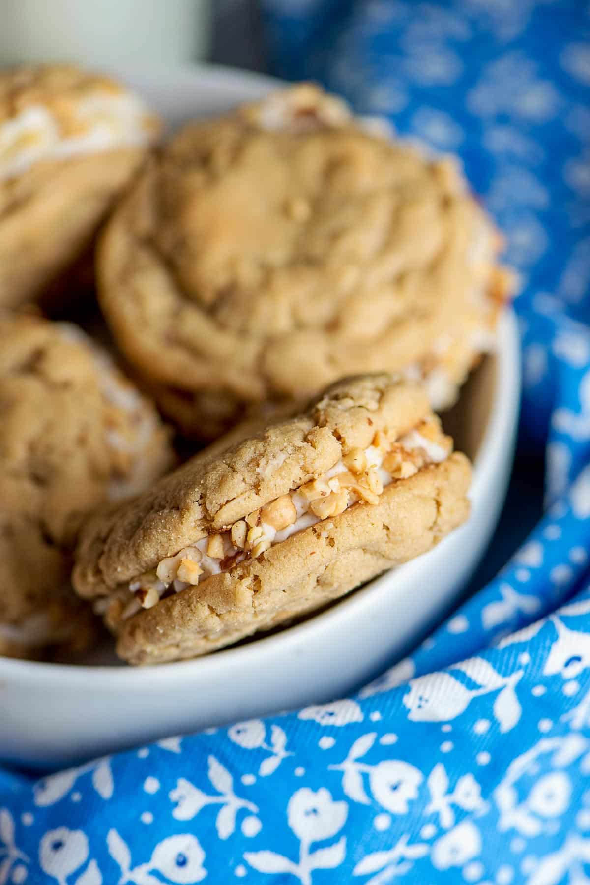 sandwich cookies with nuts 