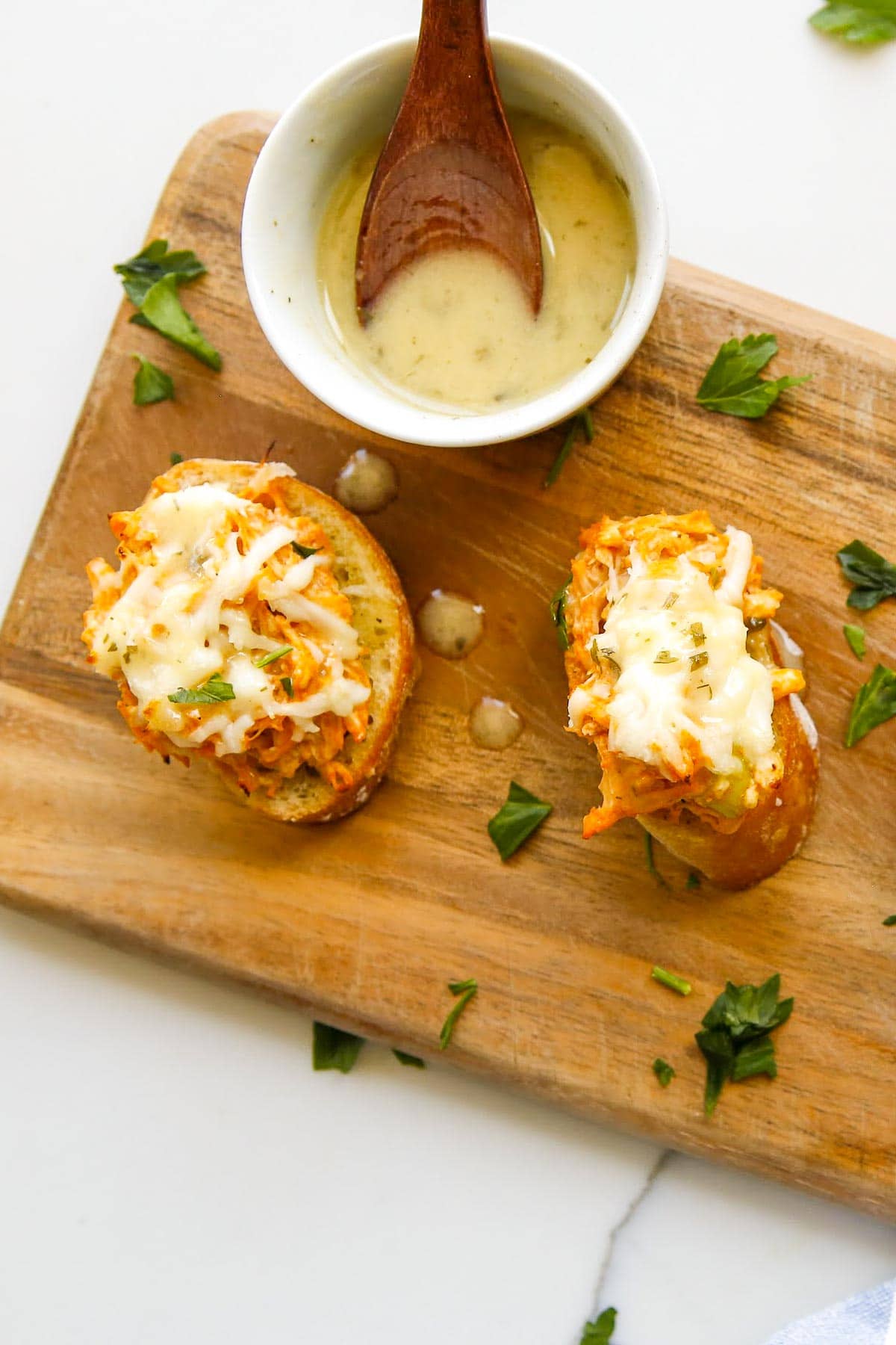 buffalo chicken crostini with ranch dressing 