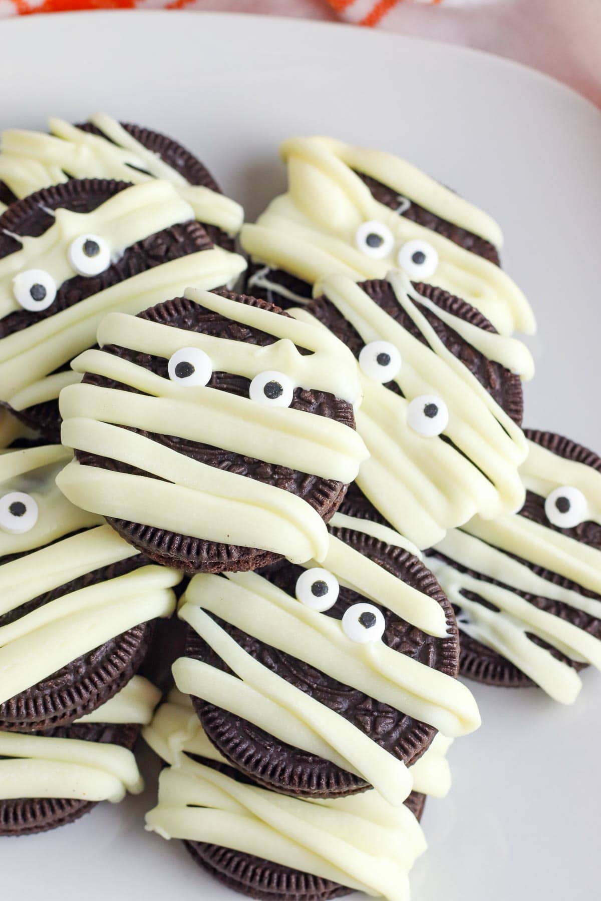 mummy cookies close up 