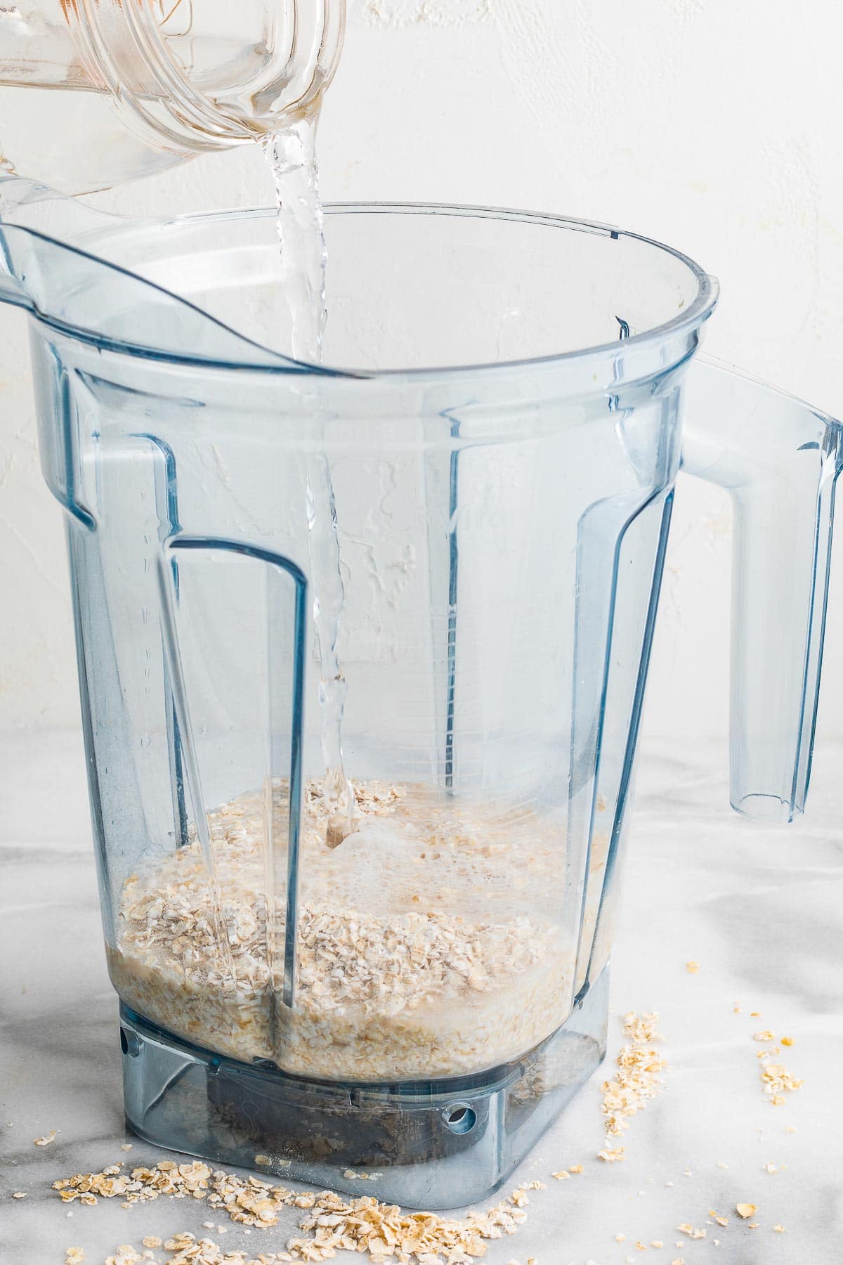 rolled oats in the blender with water 