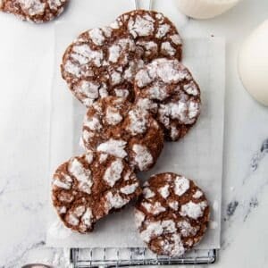 chocolate crinkle cookies overhead