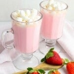 strawberry slow cooker hot chocolate with text