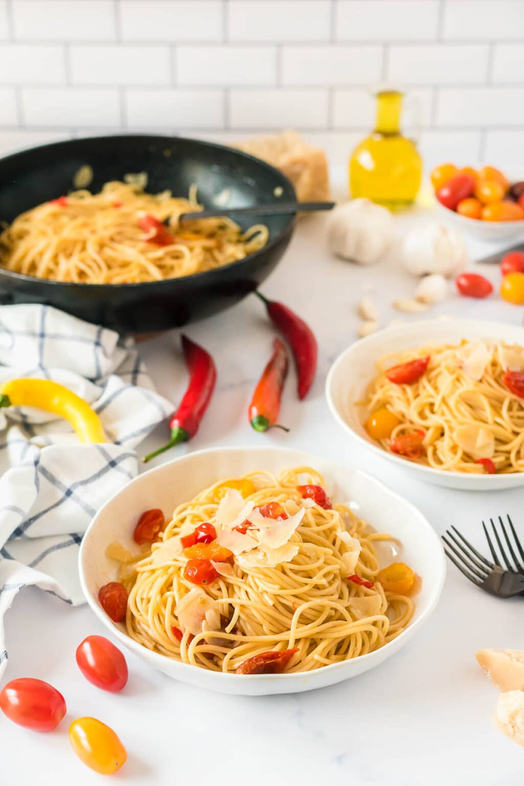 Spaghetti Aglio e Olio - Authentic Italian recipe - Boulder Locavore®