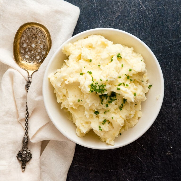 Instant Pot Mashed Potatoes With Sour Cream And Garlic - So Creamy!