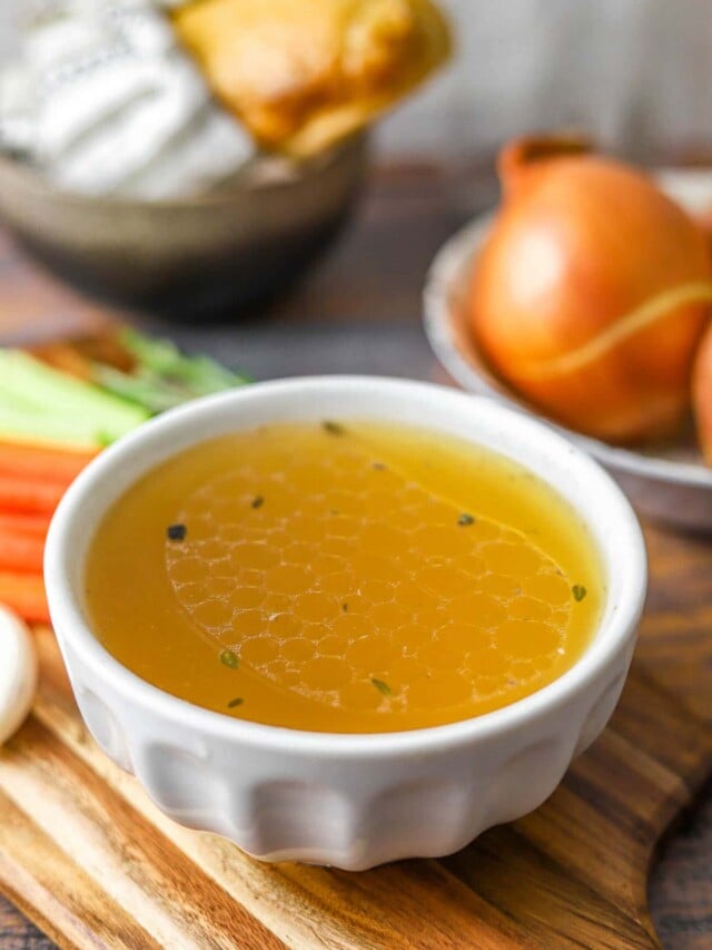 cropped-homemade-chicken-broth-in-a-bowl.jpg