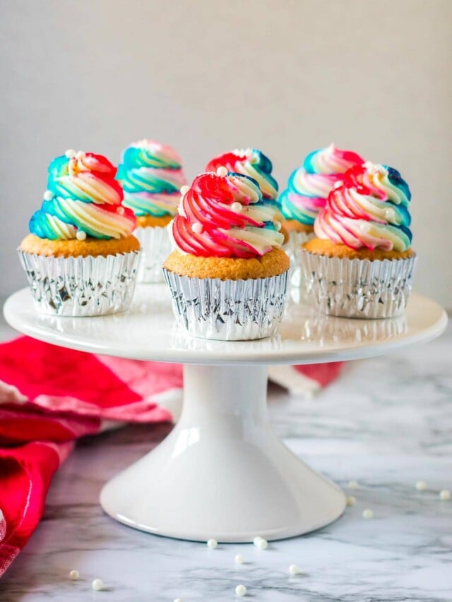 cropped-4th-of-july-cupcakes-on-cake-stand-1200px-wide.jpg