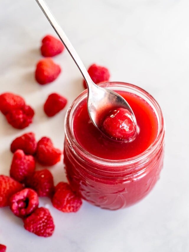 cropped-raspberry-sauce-in-jar-from-above-2.jpg