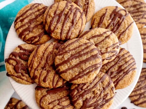 coffee-cookies-on-plate-