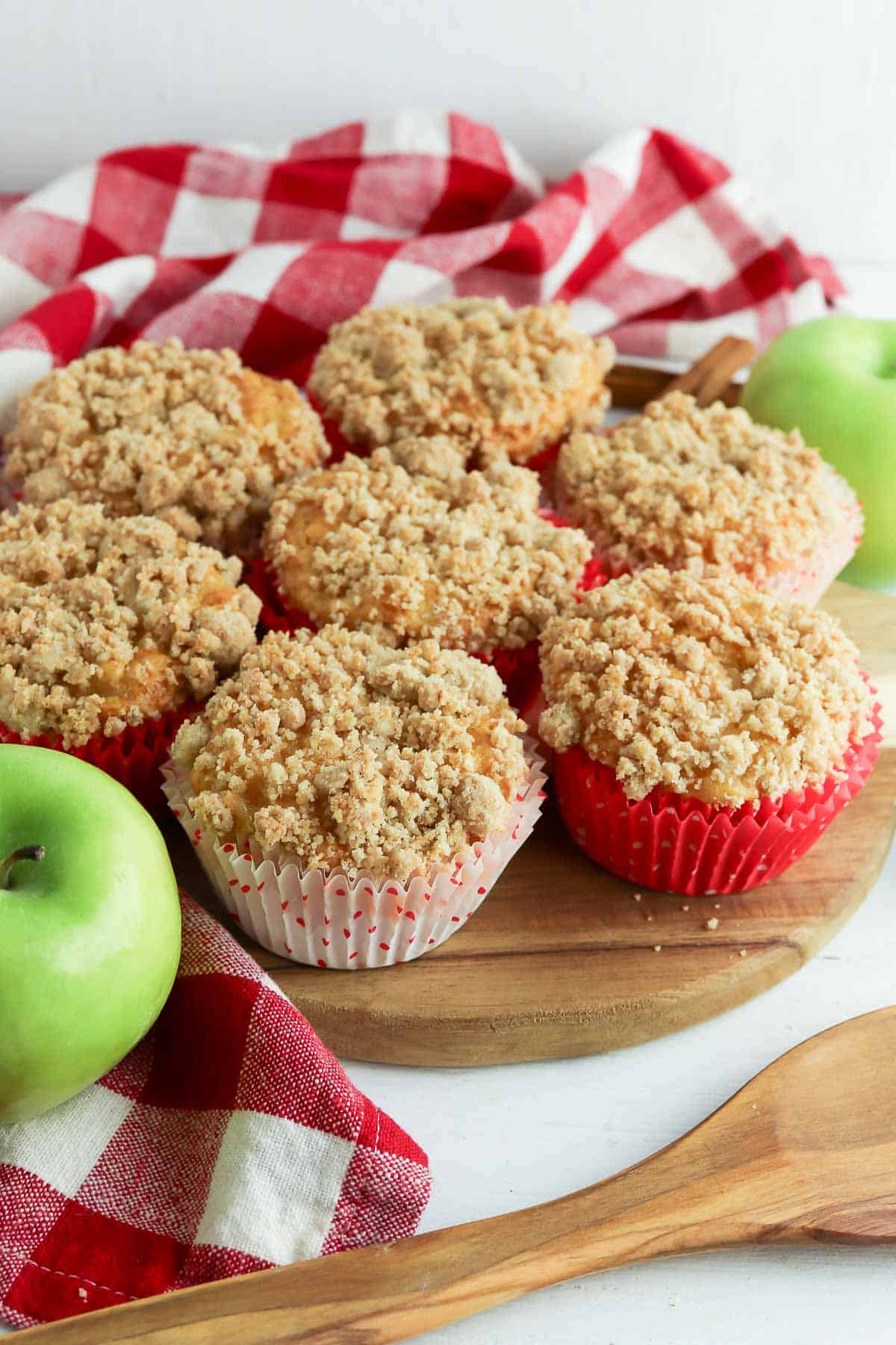 apple crumb muffins from side.